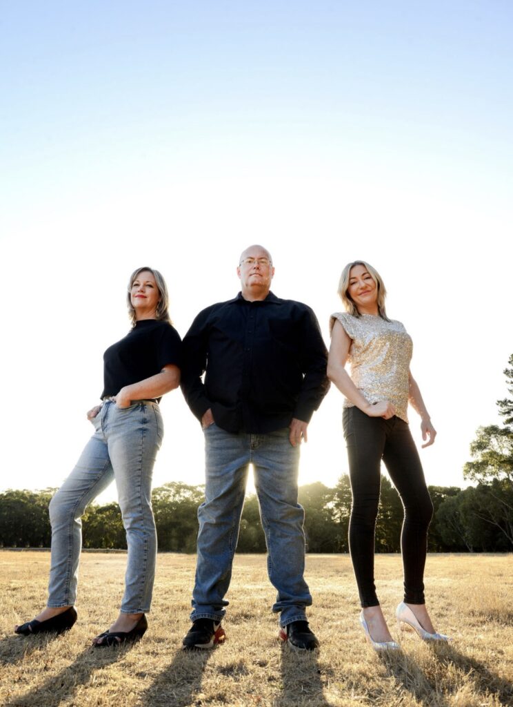 Acoustic band Playjarism live at The Courthouse Hotel Smythesdale